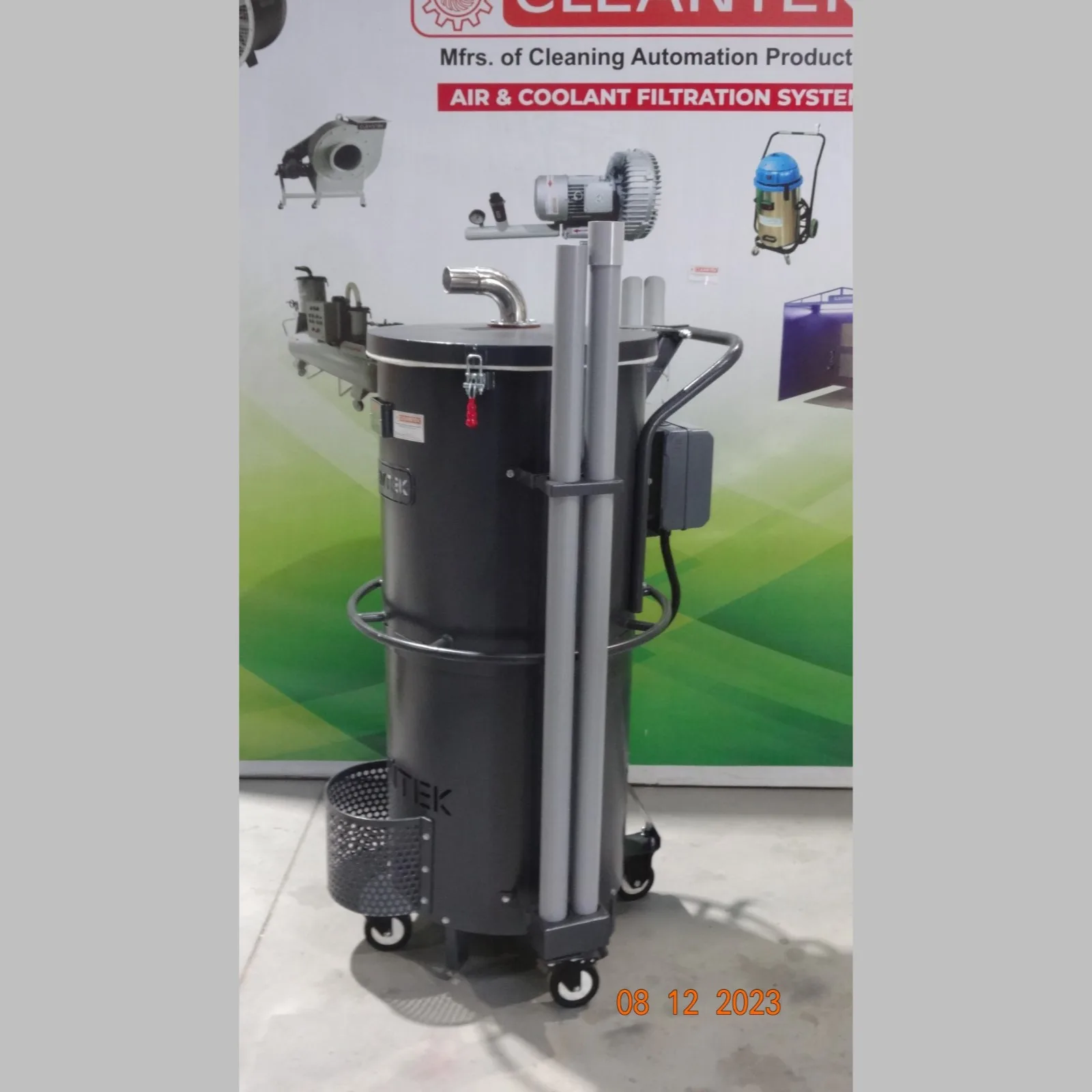 What are the different type of vacuum cleaners?